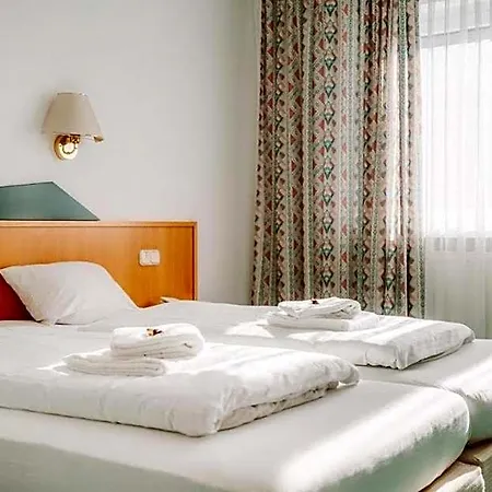 Zur Radau ホテル 3*